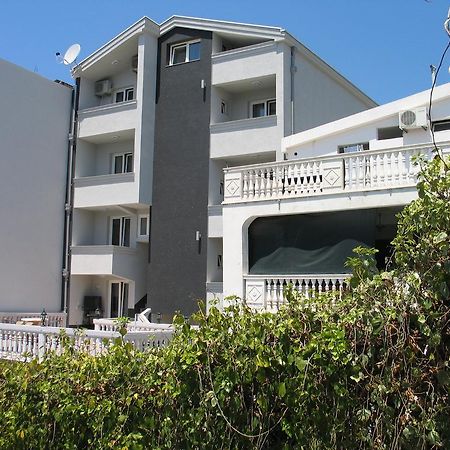 Guest House Dena دوبرا فوفا المظهر الخارجي الصورة