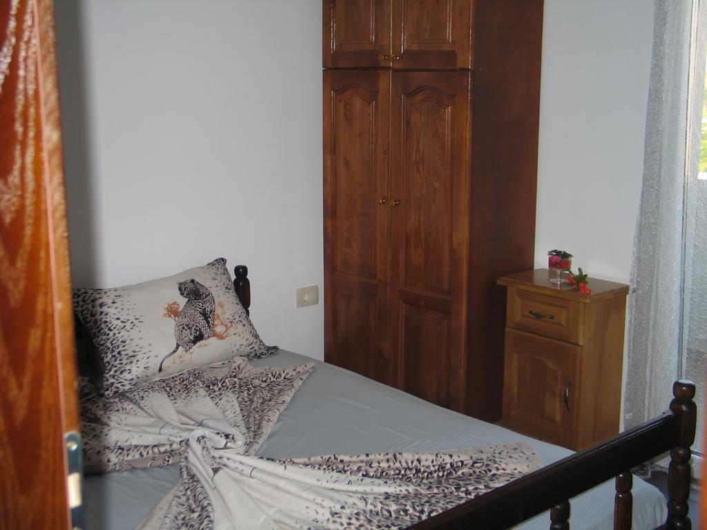 Guest House Dena دوبرا فوفا الغرفة الصورة