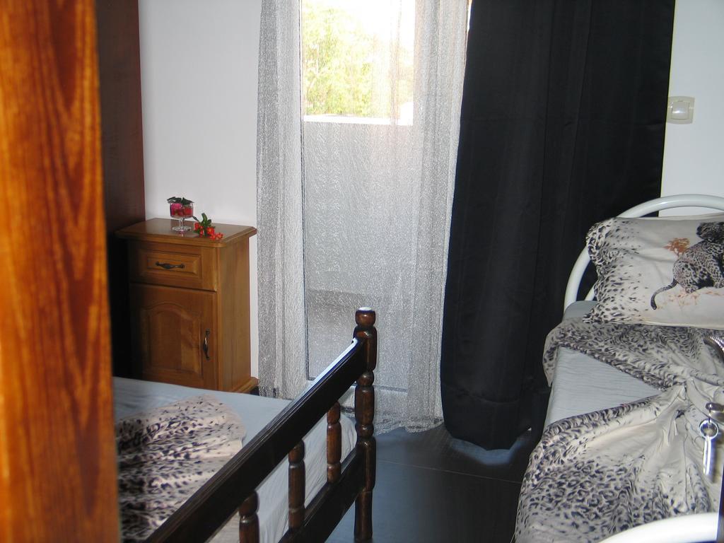 Guest House Dena دوبرا فوفا الغرفة الصورة