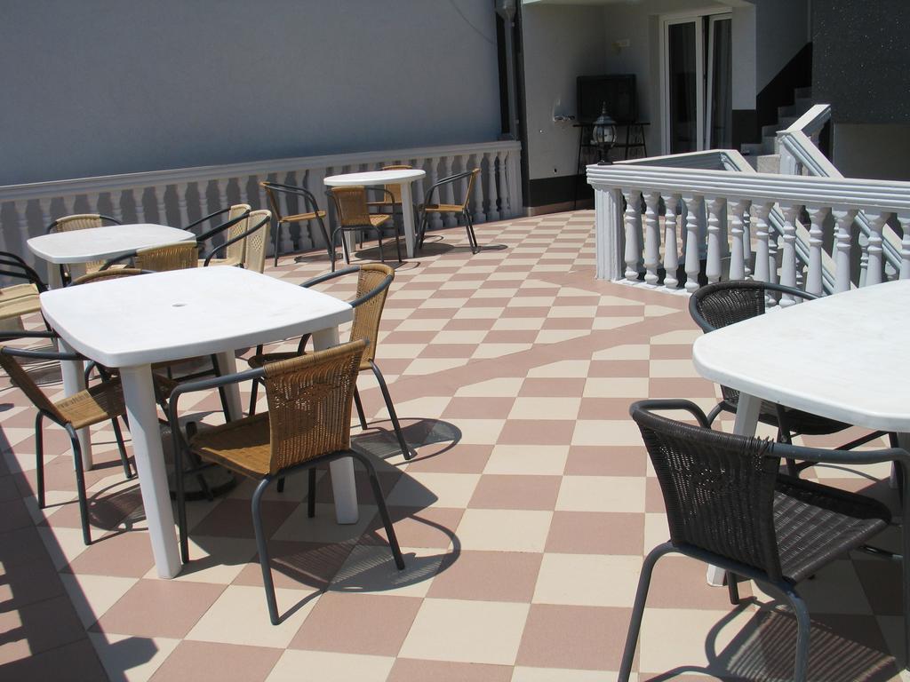Guest House Dena دوبرا فوفا المظهر الخارجي الصورة