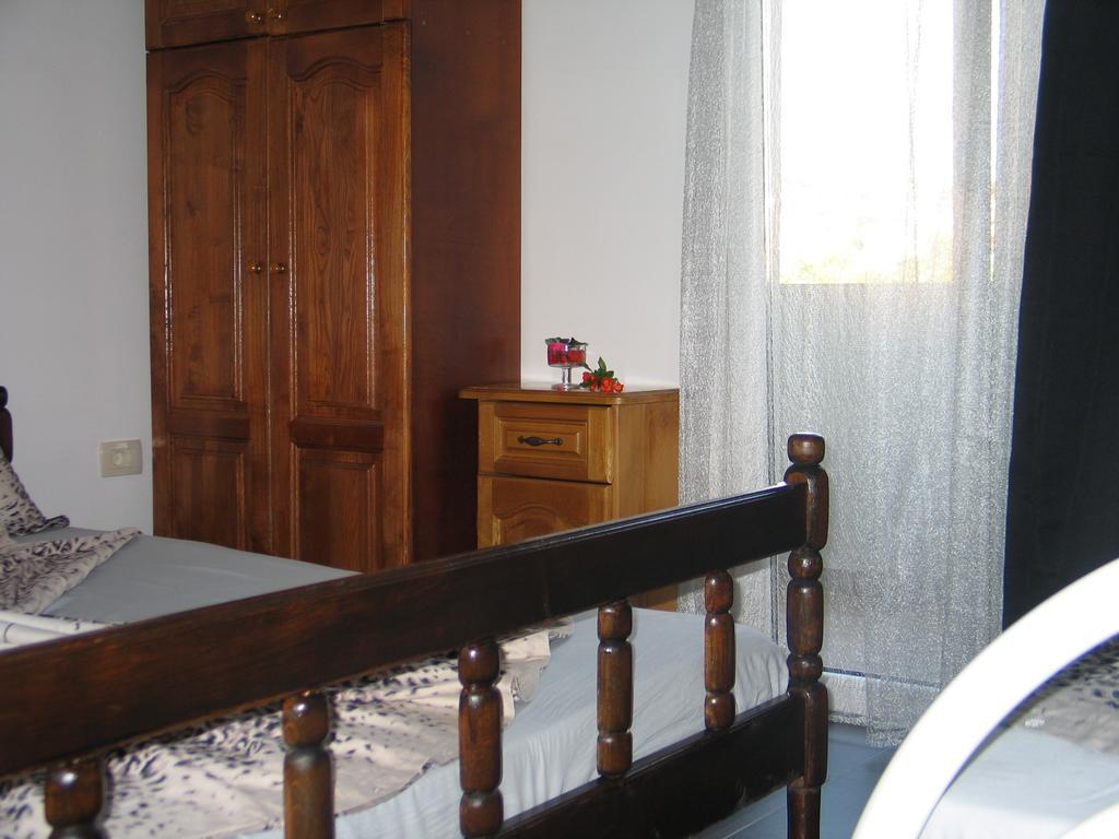 Guest House Dena دوبرا فوفا الغرفة الصورة